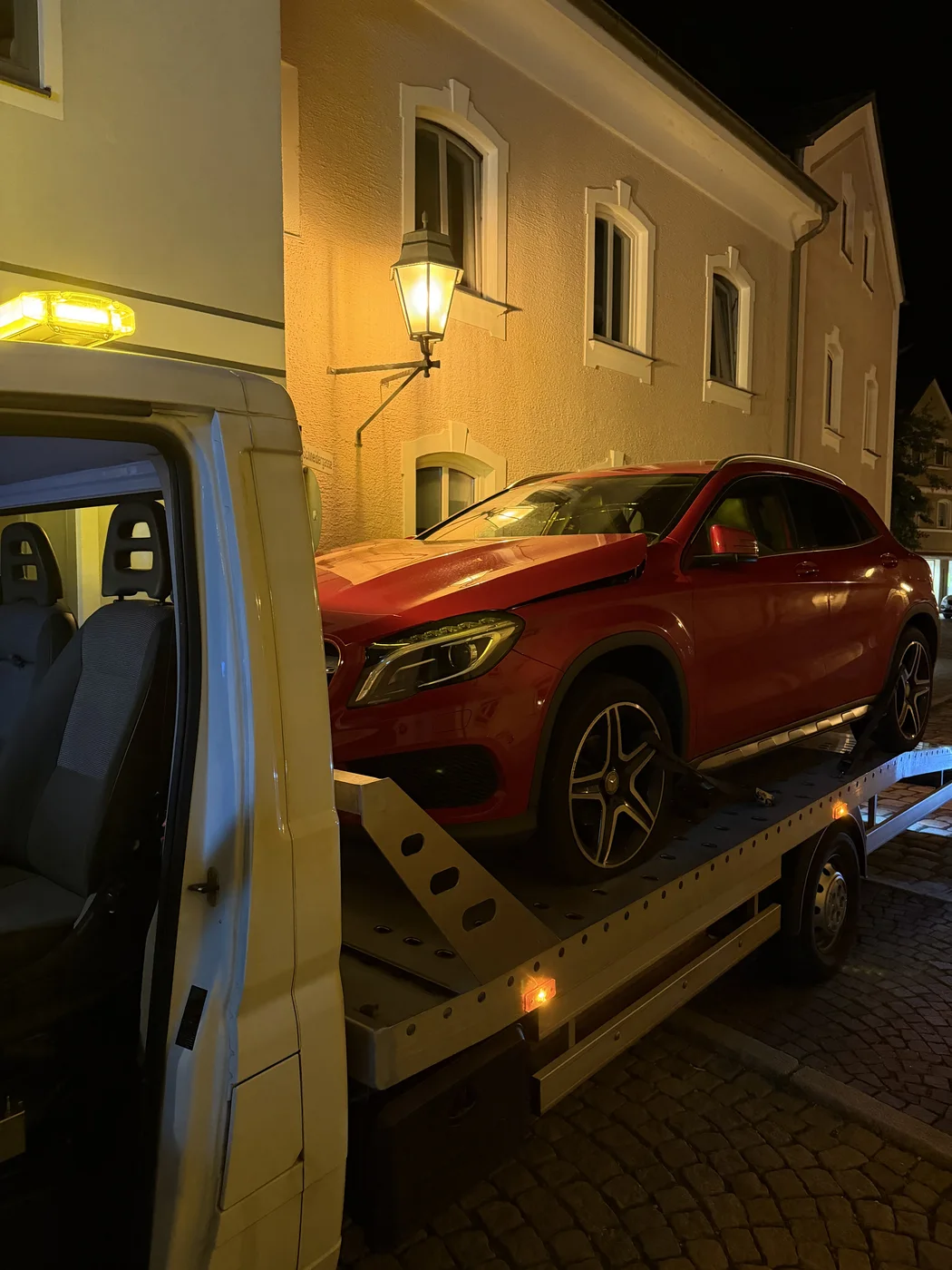 Mercedes – nächtlicher Transport
